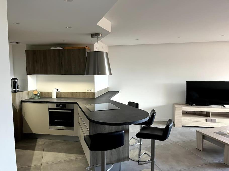 Appartement 2 Pieces Vue Mer, A Proximite De Tout Mandelieu Kültér fotó